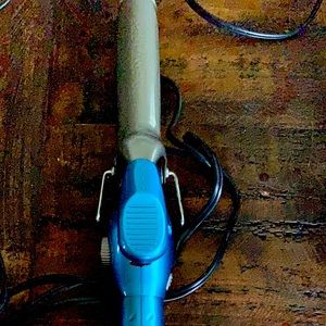 Babyliss pro curling iron